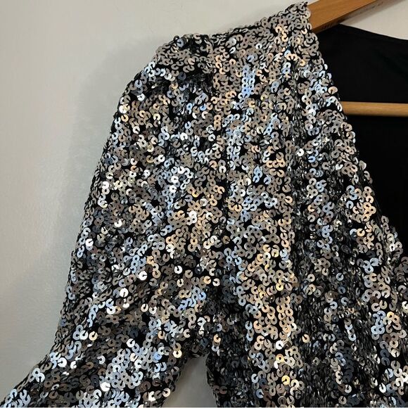 Bardot Sequin Long Sleeve Mini Dress Wrap Front Silver Size 6 NWT - Picture 5 of 9